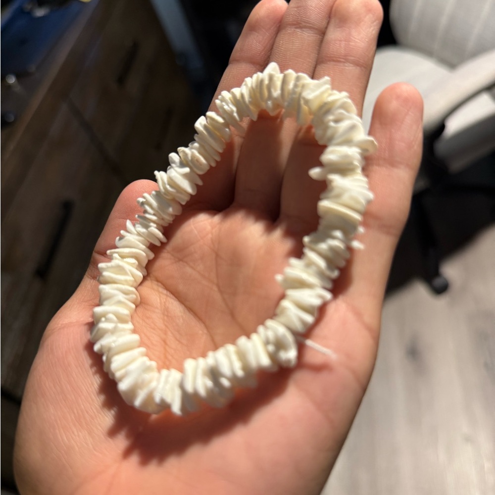 Cream Shell Bracelet